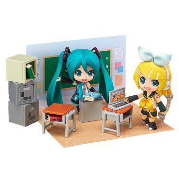 Good Smile: Any 3 Nendoroid  + Free Class Room Accessory