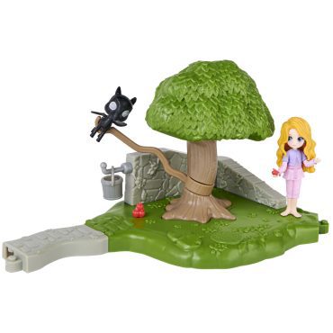 Spinmaster: Harry Potter Magical Charmers Classroom Playset - Care of Magical Creatures Classroom