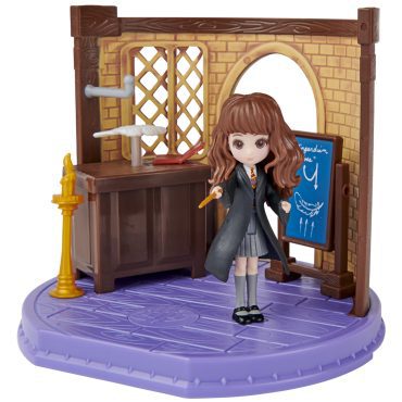 Spinmaster: Harry Potter Magical Charmers Classroom Playset - Charm's Classroom