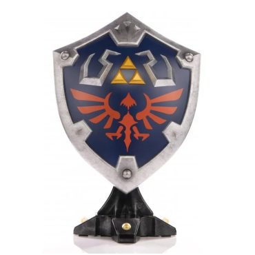 First 4 Figures: Hylian Shield Standard / PVC Statue